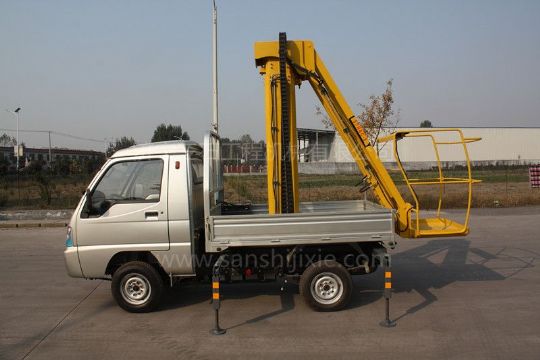 點(diǎn)擊查看詳細(xì)信息<br>標(biāo)題：電動(dòng)作業(yè)車(chē) 閱讀次數(shù)：2579