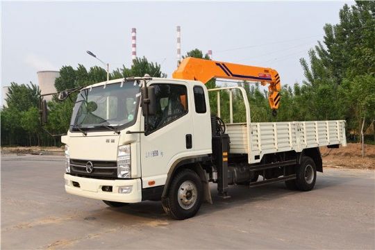 點(diǎn)擊查看詳細(xì)信息<br>標(biāo)題：5噸凱馬隨車(chē)吊 閱讀次數(shù)：2340