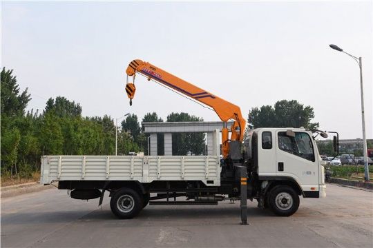 點(diǎn)擊查看詳細(xì)信息<br>標(biāo)題：5噸凱馬隨車(chē)吊3節(jié)臂 閱讀次數(shù)：2504