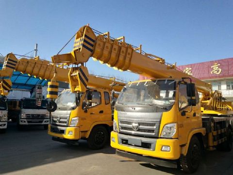 點擊查看詳細信息<br>標題：12噸福田汽車吊 閱讀次數(shù)：1424
