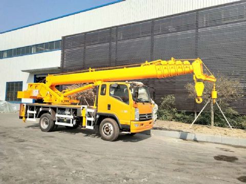 點擊查看詳細信息<br>標題：12噸凱馬汽車吊 閱讀次數(shù)：1438